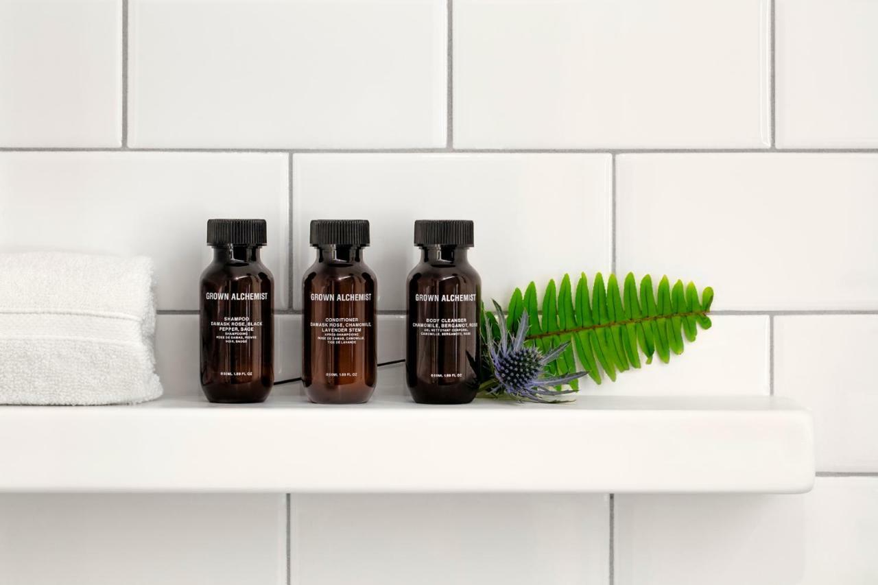 The Whitney Hotel Boston Exteriér fotografie Shower amenities