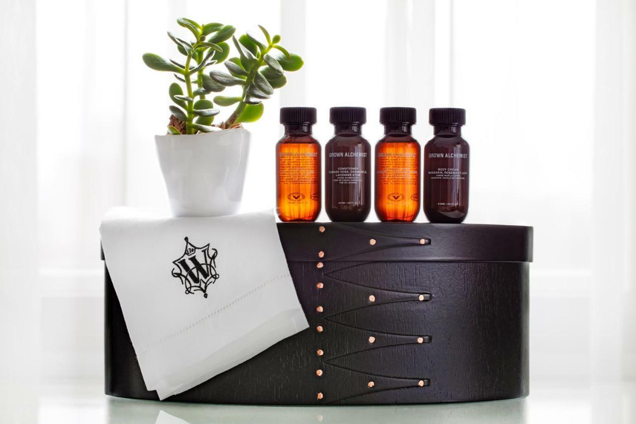 The Whitney Hotel Boston Exteriér fotografie Aveda products
