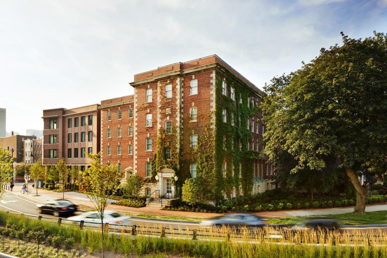 The Whitney Hotel Boston Exteriér fotografie The former St. Joseph's Hospital, now the St. Joseph's Centre