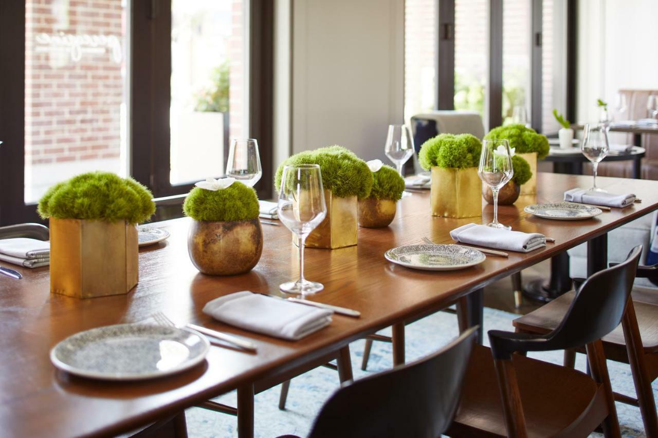 The Whitney Hotel Boston Exteriér fotografie The dining room at the restaurant