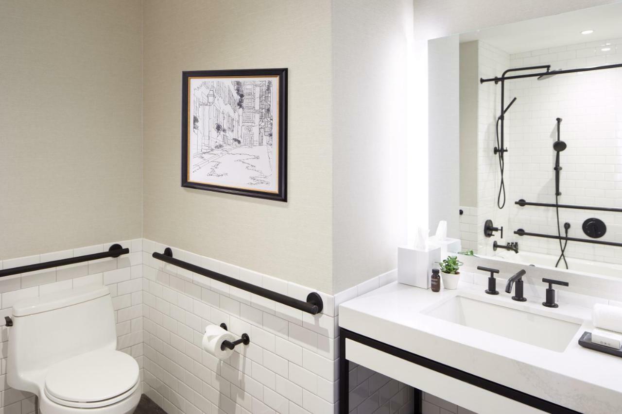 The Whitney Hotel Boston Exteriér fotografie Bathroom