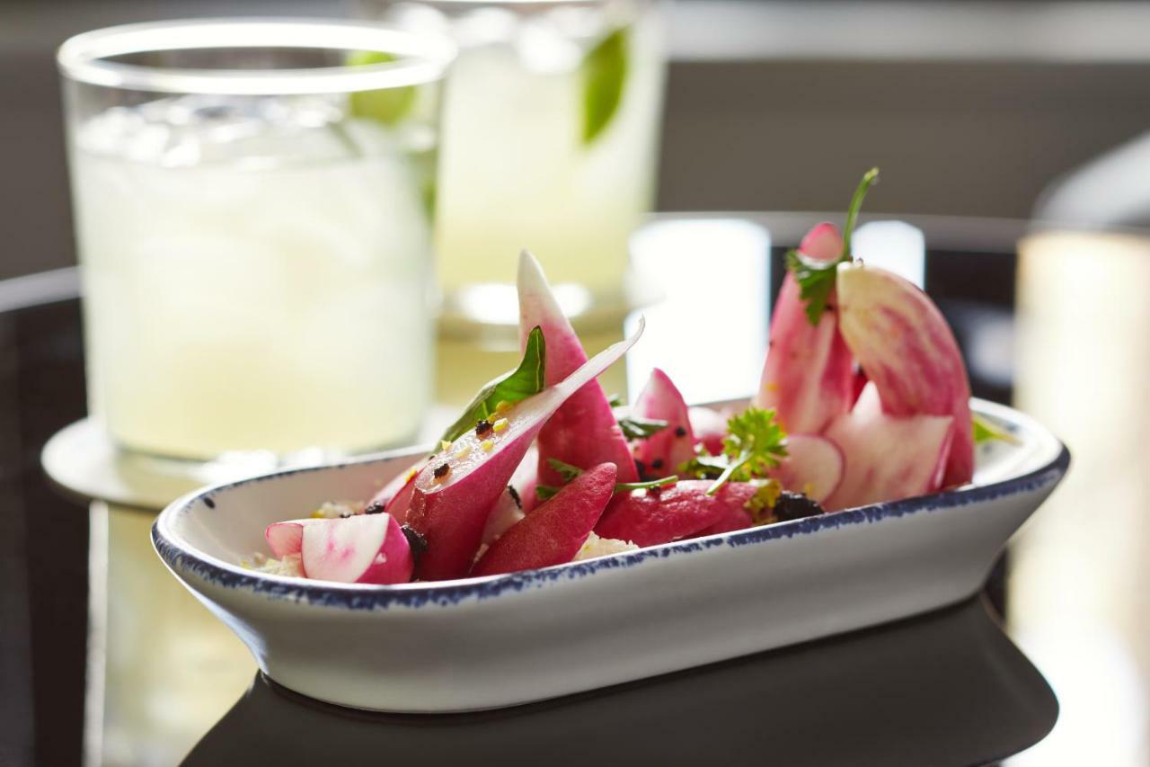 The Whitney Hotel Boston Exteriér fotografie A salad of dragon fruit