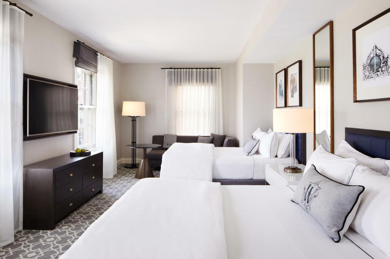 The Whitney Hotel Boston Exteriér fotografie A guest room at the Hotel Commonwealth