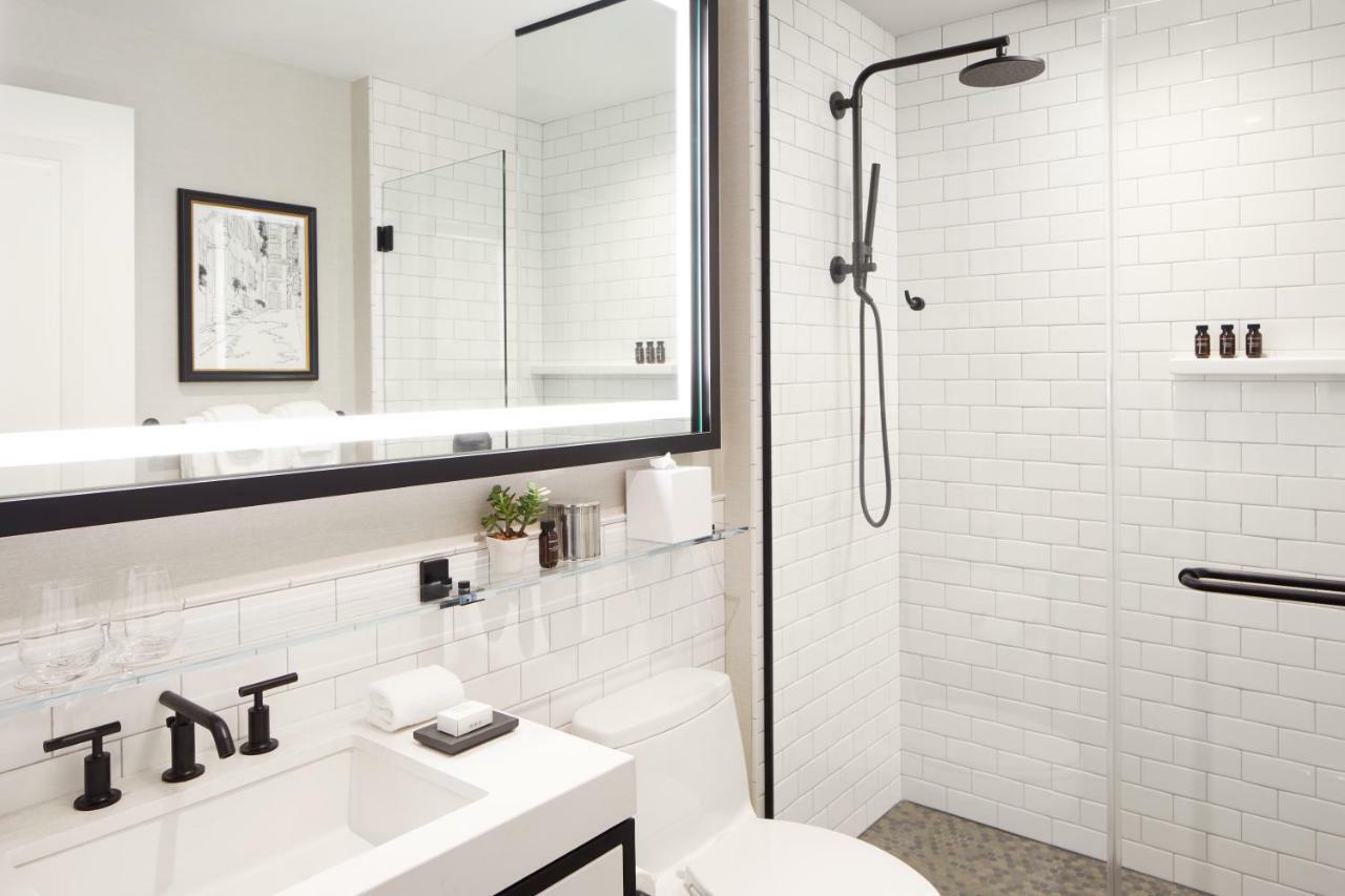 The Whitney Hotel Boston Exteriér fotografie Bathroom