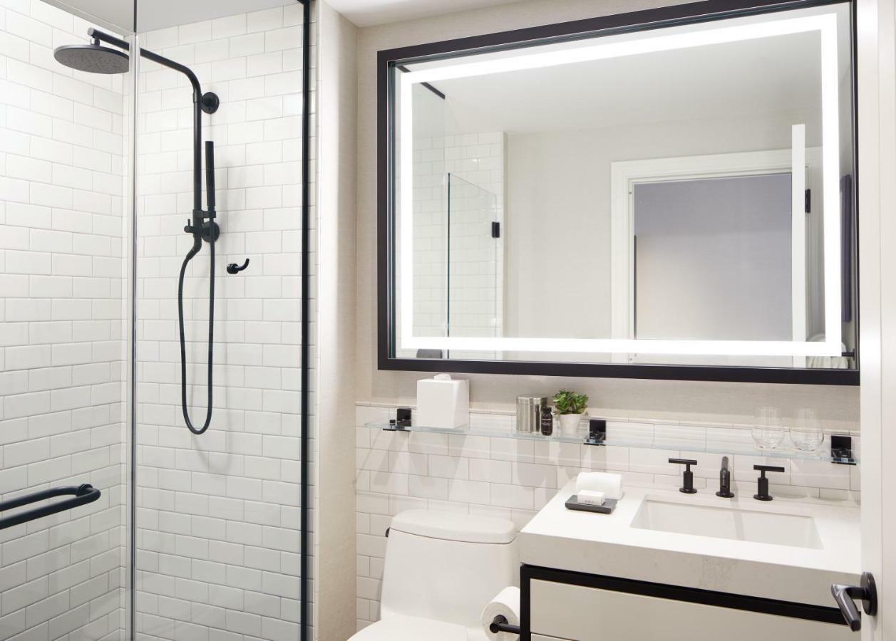 The Whitney Hotel Boston Exteriér fotografie Bathroom